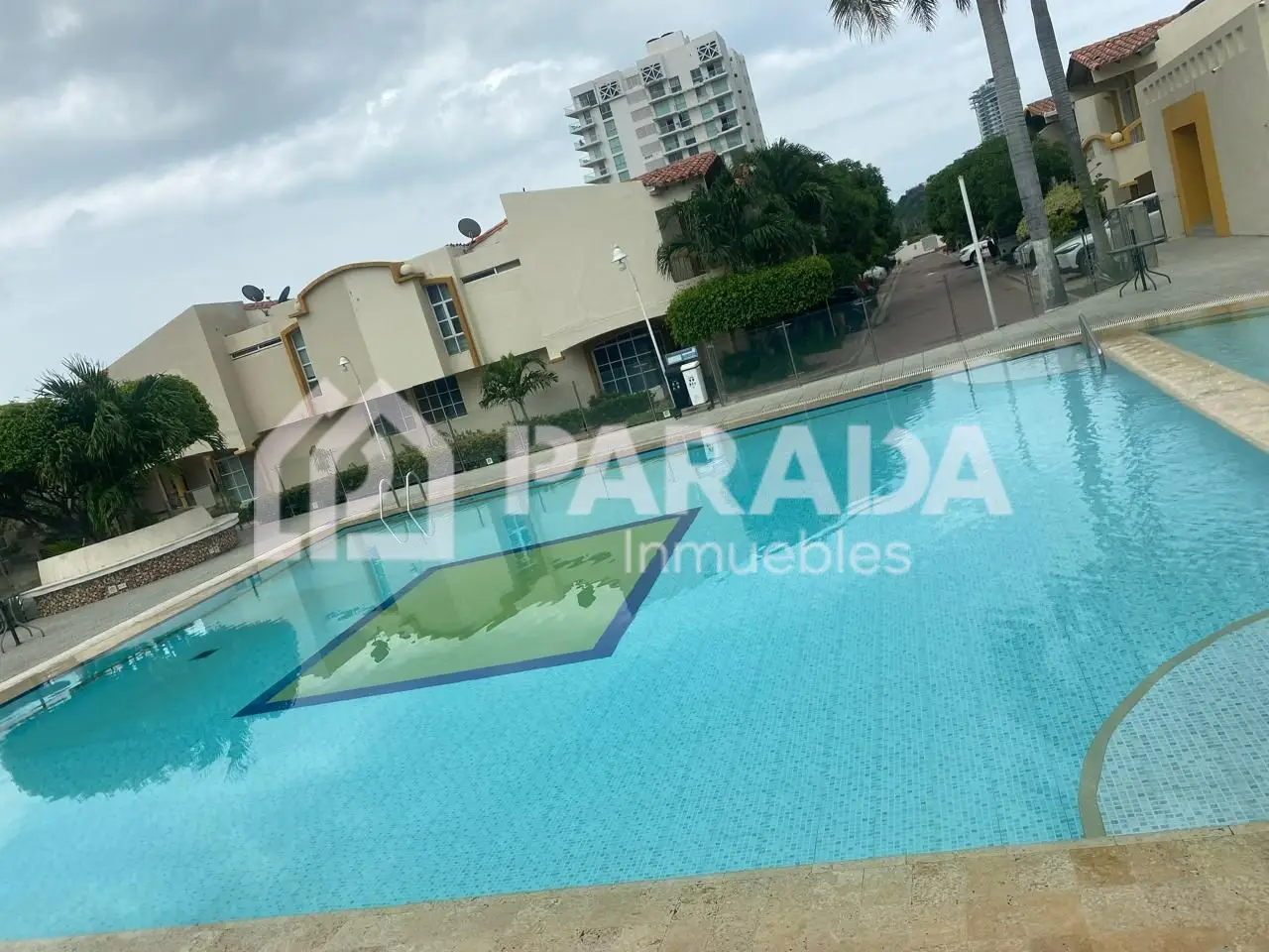 619345828_10163264406504792_502310578616762649_n