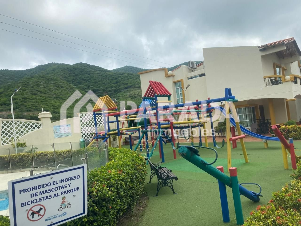 619594021_10163264406539792_7582251405610403051_n